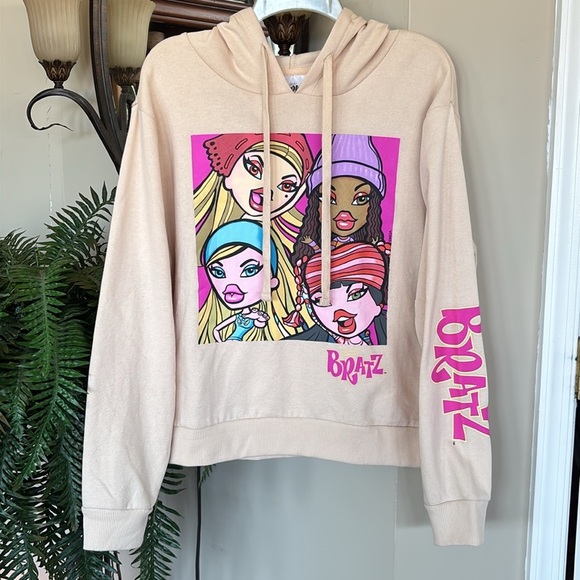 Brand New Bratz Hoodie Pullover Sweatshirt Cartoon Beige w/ Colorful Graphic Y2K - Picture 2 of 14
